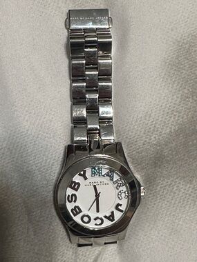 Marc by Marc Jacobs Silver-Tone Logo Bracelet Watch. Womens. EUC